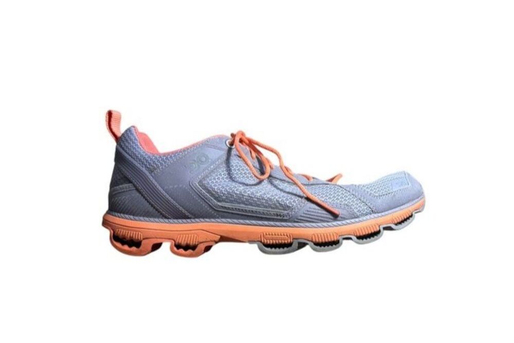 On Running Cloudrunner Tec Womens Size 9 Running Shoes Grey | Salmon - Sneakers